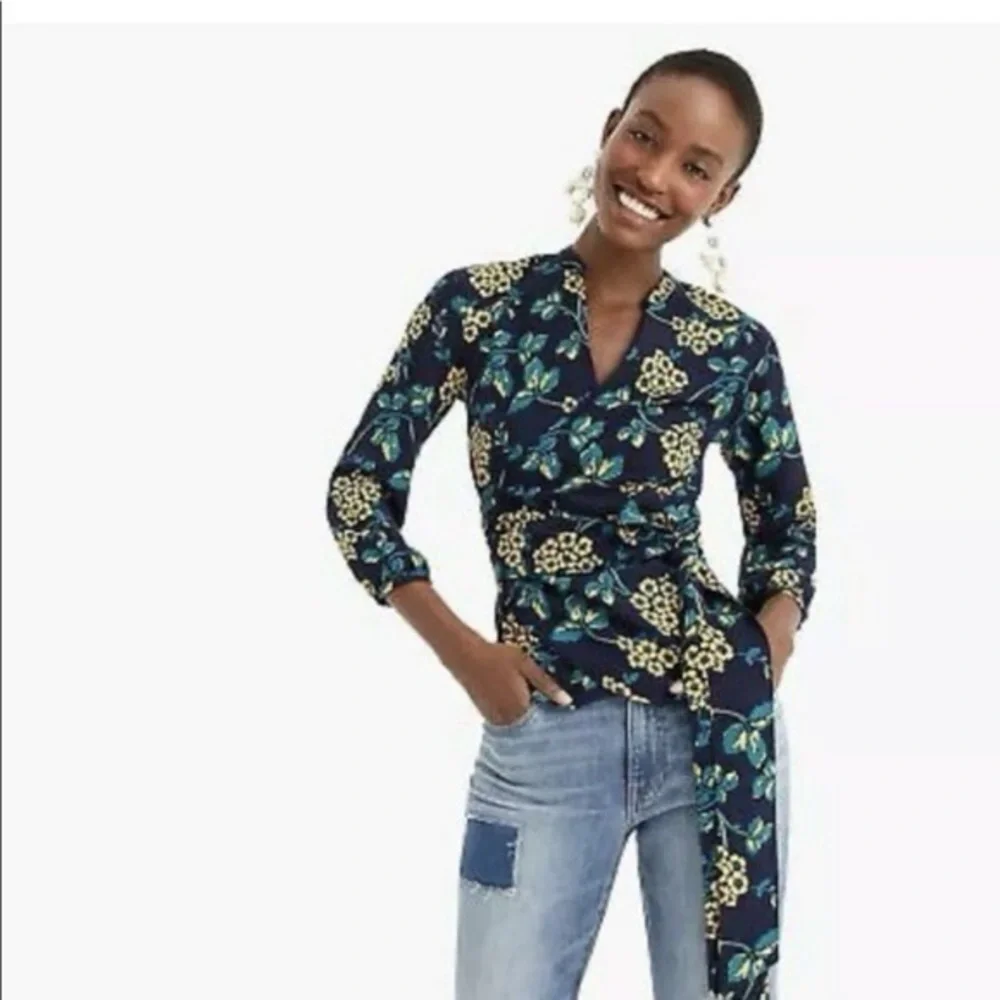 J. Crew Floral Hydrangea Drapey Crepe Wrap Blouse Shirt Size Medium EUC